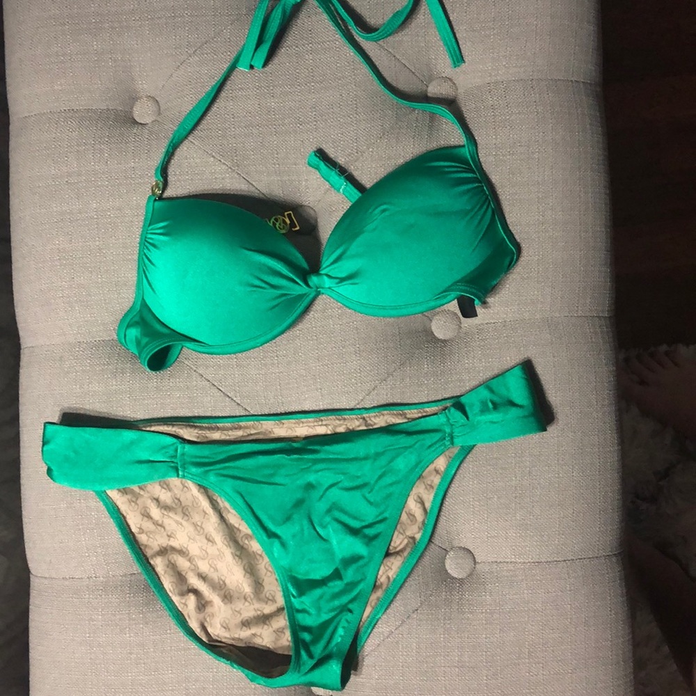 Victoria’s Secret bikini